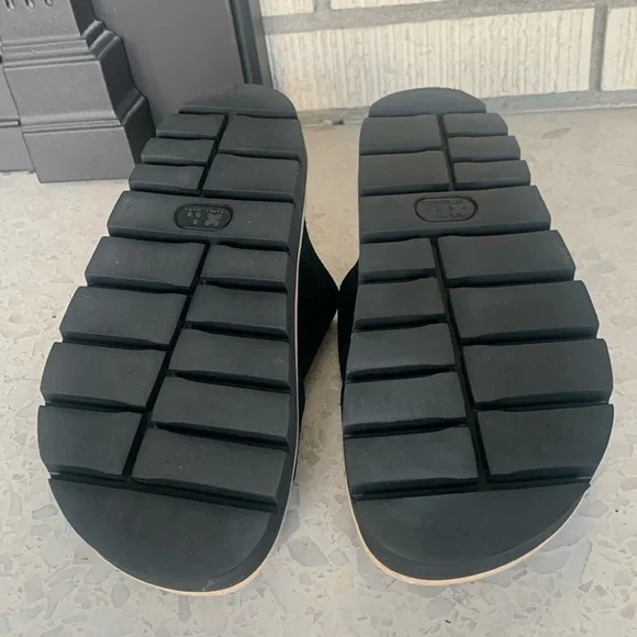 Vince Cypress Slide Sandal - Picture 5 of 5